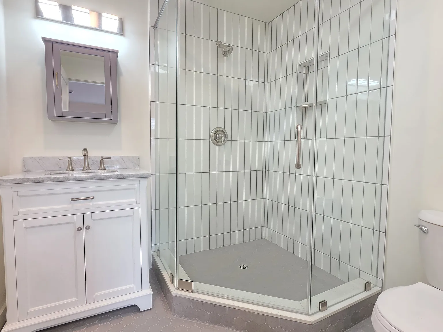 Studio, 400 sqft, $1,775 — Photo 3