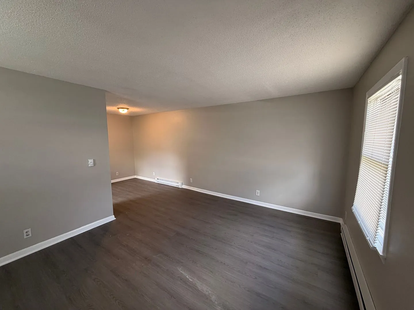 1 Bed 1 Bath Unit In Shelbyvillle — Photo 2