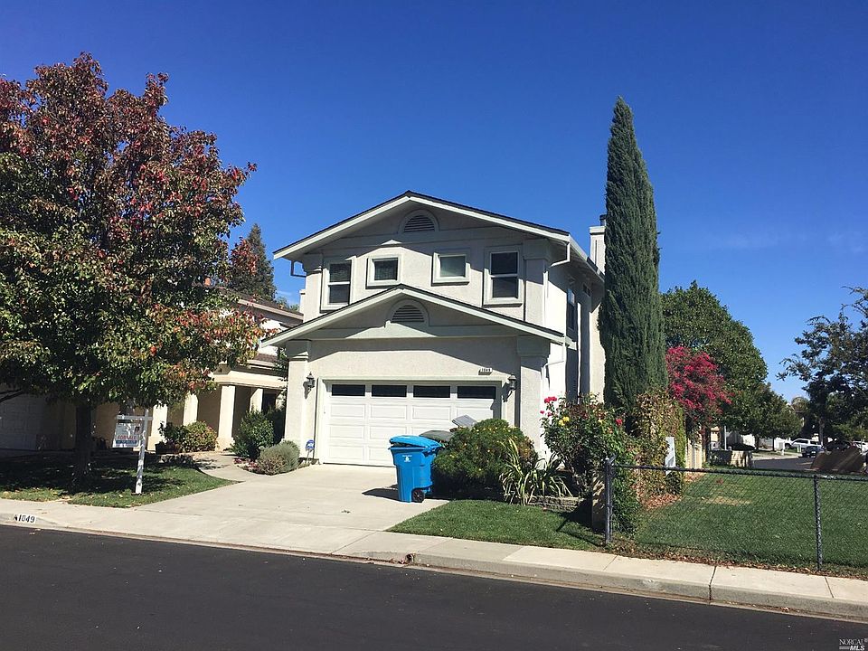 1st image of 1049 E Meadowlark Drive