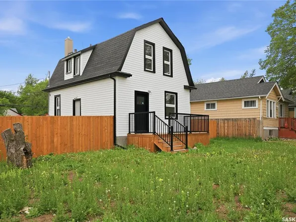 1376 KING STREET, Regina, SK S4T 4G2