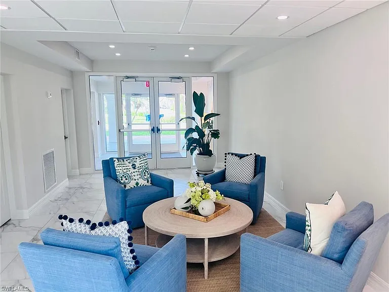 1200 Gulf Shore Blvd N #404 — Photo 3