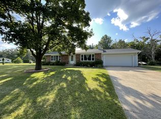 2206 Winchester Dr, Beloit, WI 53511