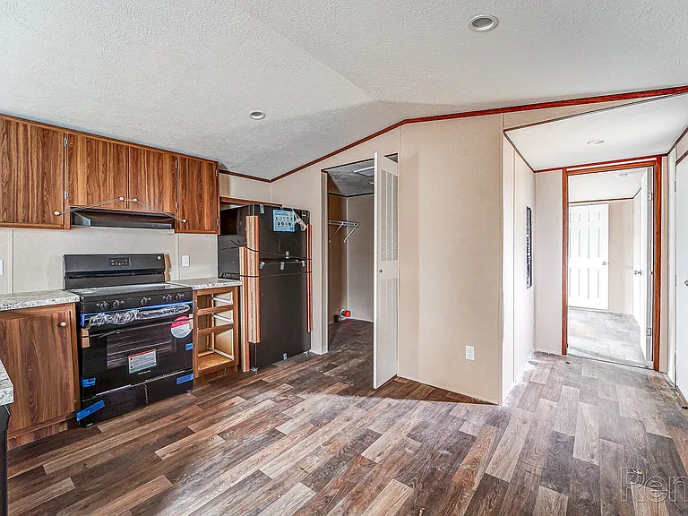Sycamore Court MHC LLC - Rent to Own — Photo 19