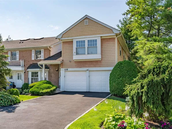 135 The Chase #135, Syosset, NY 11791