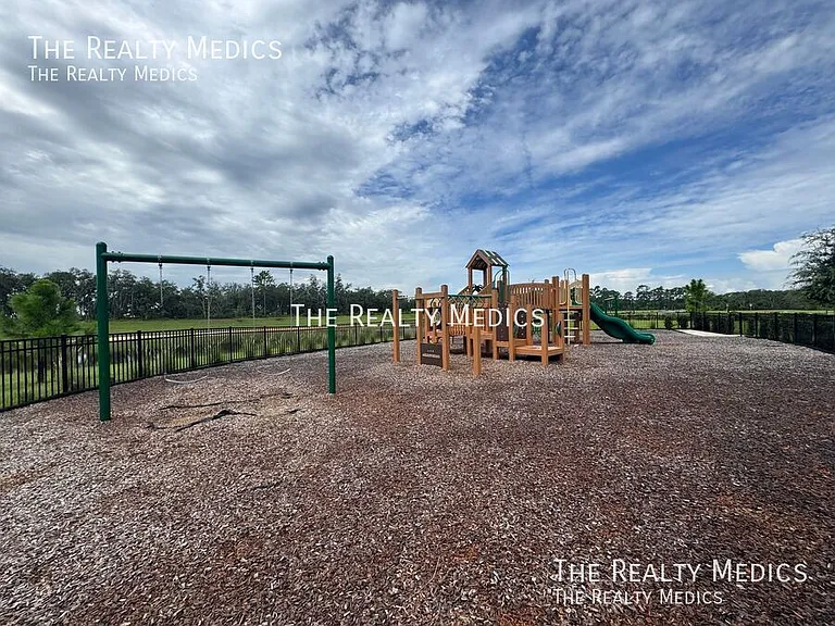 16594 Barbours Creek Way — Photo 32