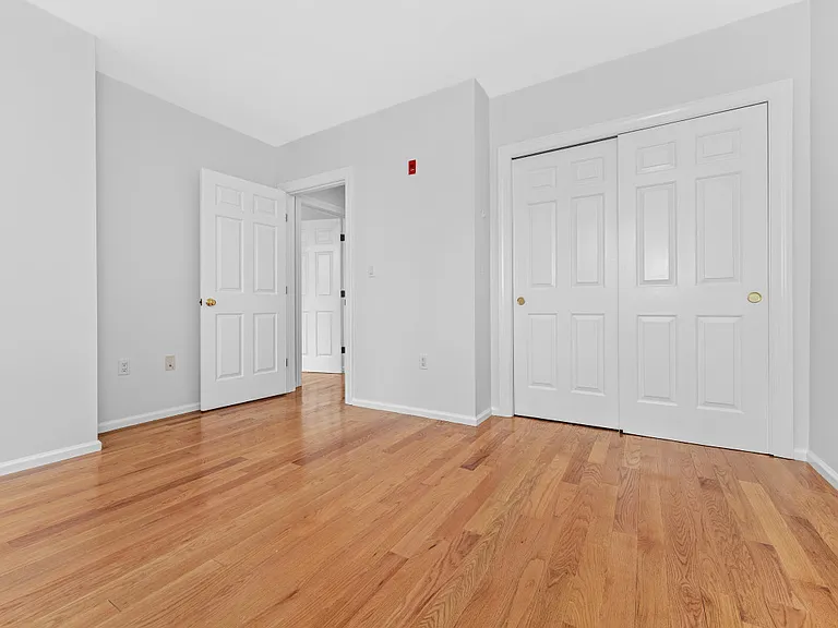 1 Warren St #109 — Photo 10