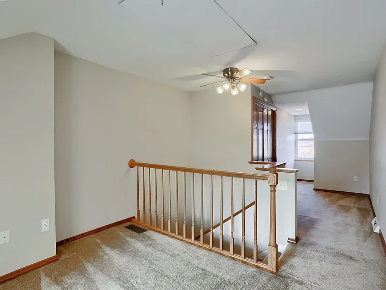 2810 Sarah Street — Photo 16