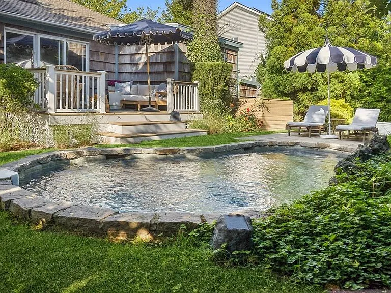 62 Middle Pond Rd — Photo 9
