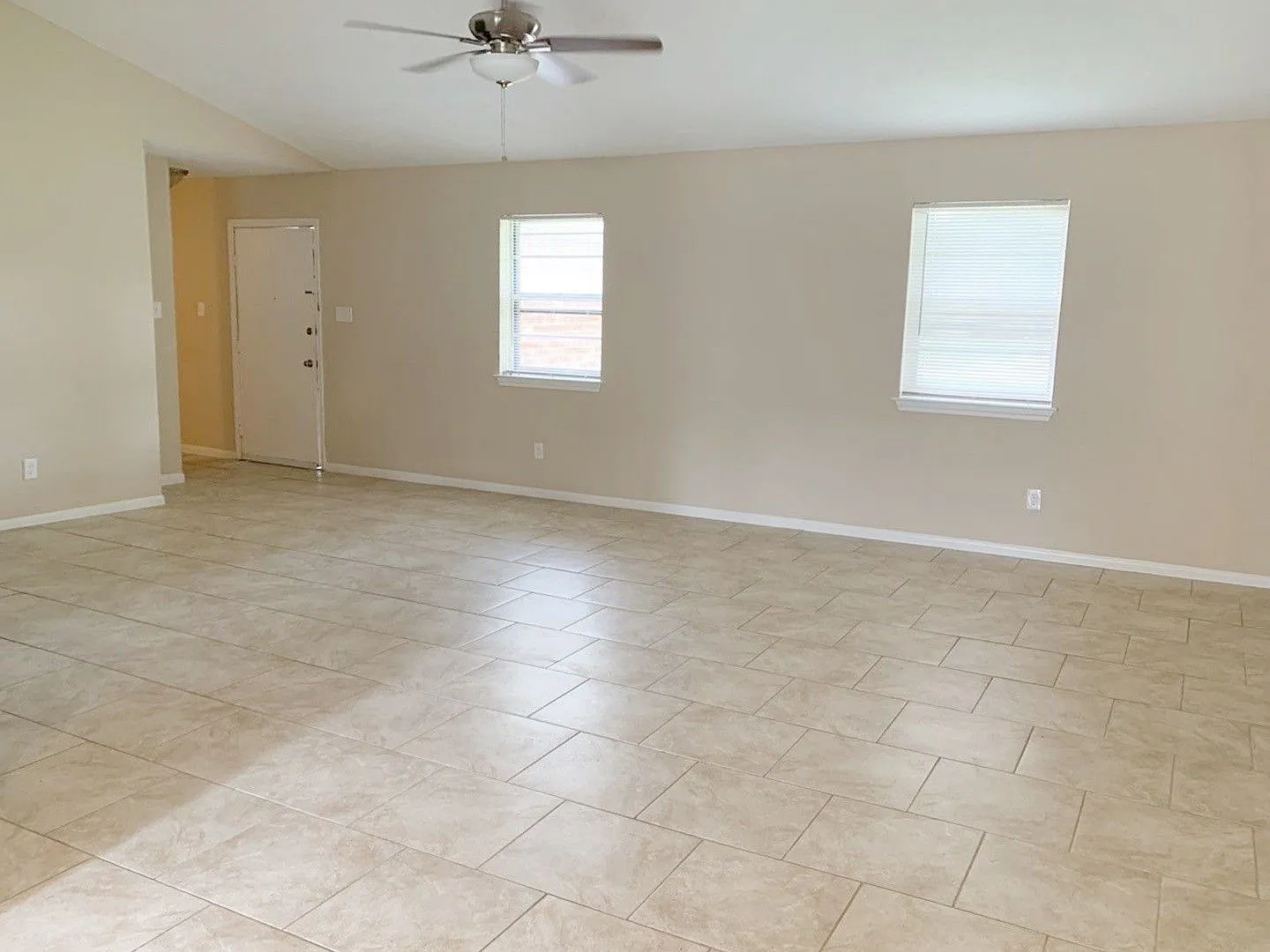 -2334 Marble Falls, Ask About Our No Cash Security Deposit Option — Photo 2