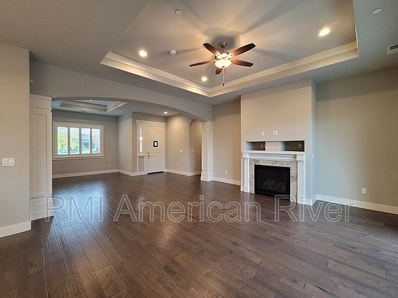 5th image of 8099 Traditions Ct