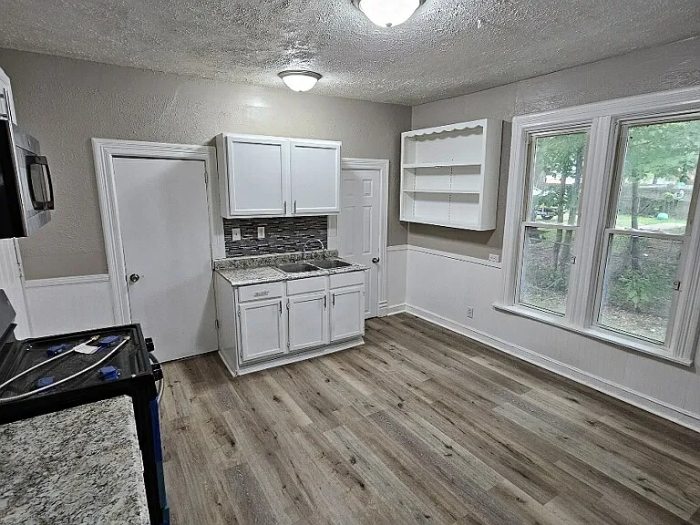 1328 6th Ave #AVE1 — Photo 2