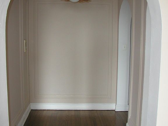 UNIT FOYER