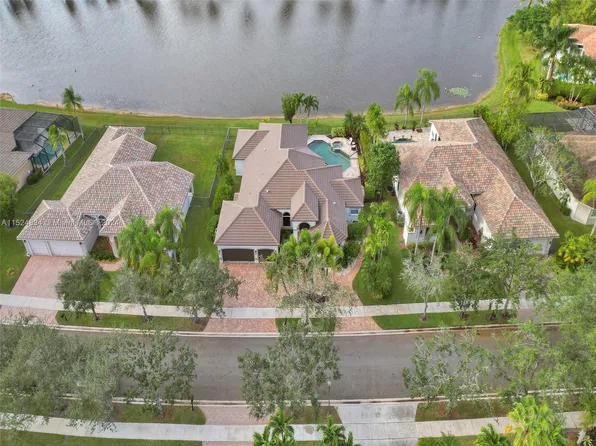 402 Mallard Ln, Weston, FL 33327