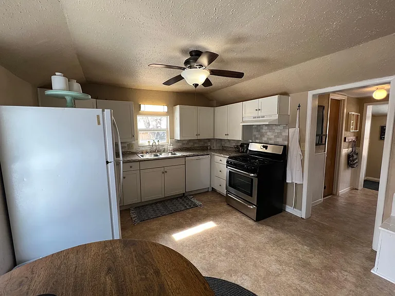 1408 Junction Ave — Photo 15