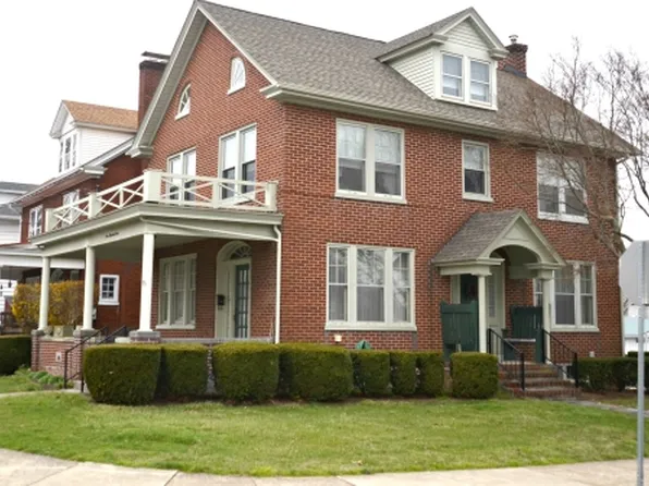 101 W Broad St, New Holland, PA 17557