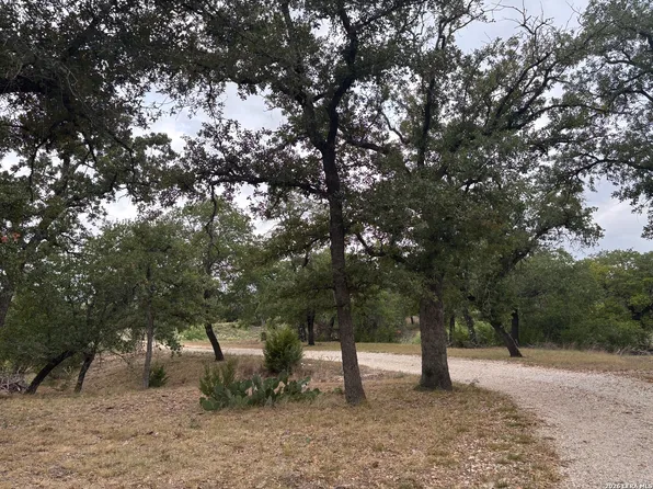 801 ORCHARD PARK BLVD, Medina, TX 78055