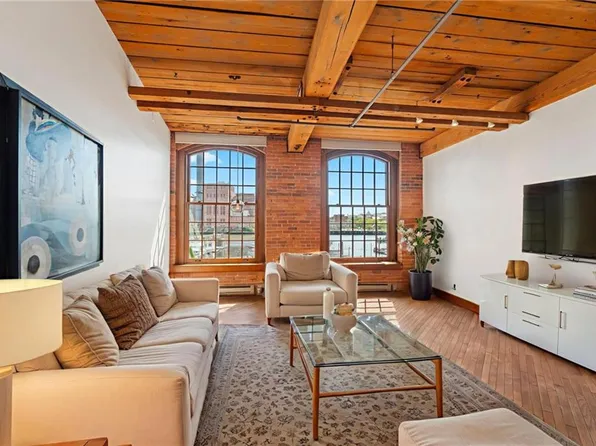 555 S Water St APT 217, Providence, RI 02903