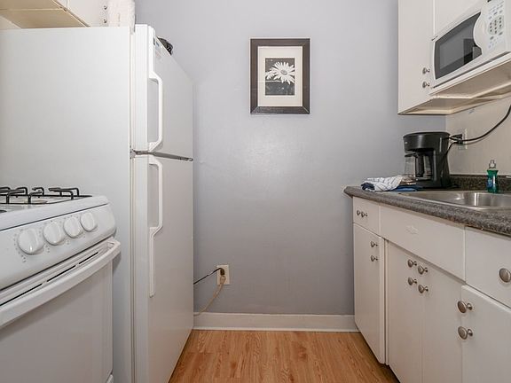 5th image of 811 S Negley Ave #N402