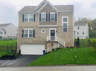 404 Labrador Ln, Clairton, PA 15025