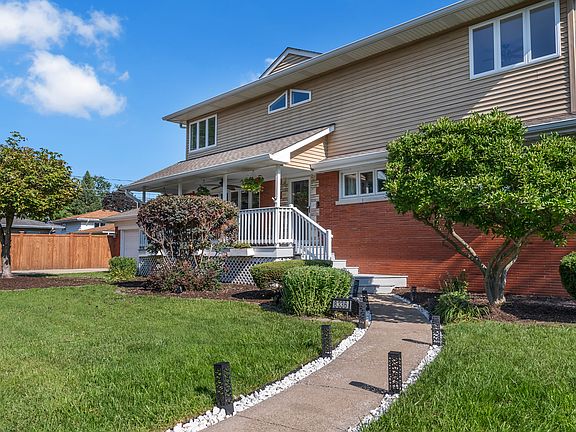 5th image of 8336 W 94th St