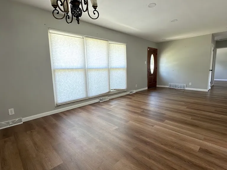 8800 Cochise Dr — Photo 3