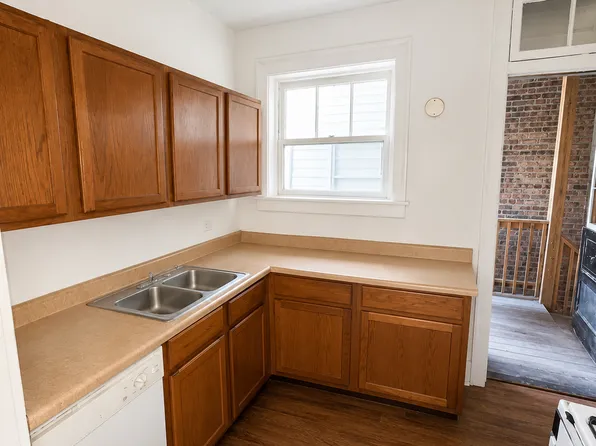 646 W Oakdale Ave #3R, Chicago, IL 60657