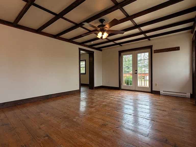 6373 Lincoln Way W — Photo 12