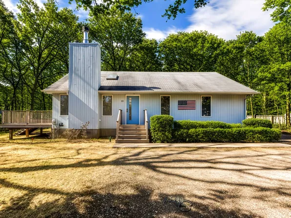 13 Eauclaire St, East Hampton, NY 11937