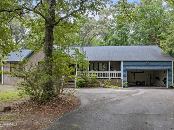 528 Pinehurst Circle, Hampstead, NC 28443