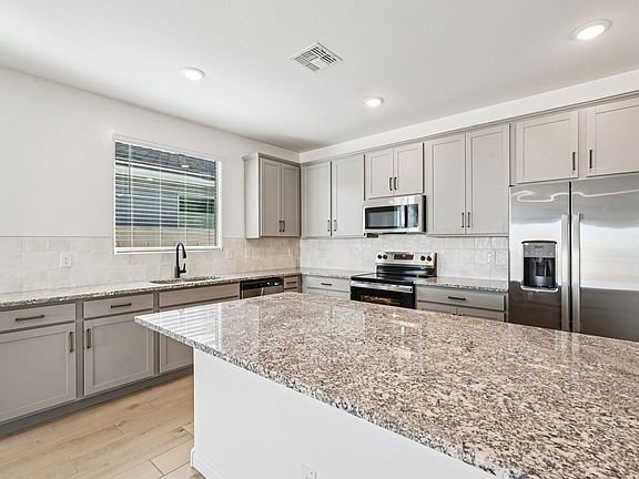 Visara - Lilac Interior Image 7