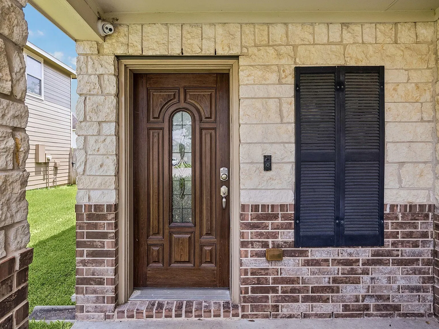 4 bed, 2.5 bath, 2540 sqft, $2,500 — Photo 3