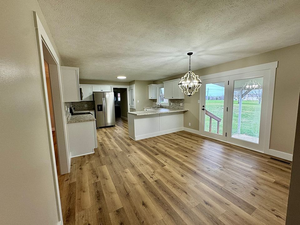 Dining/Kitchen