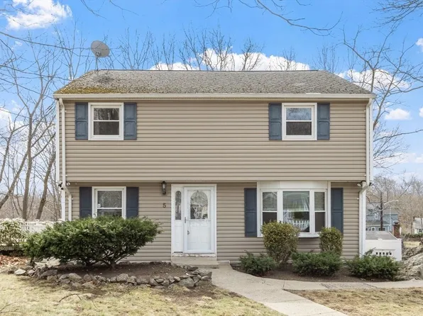 5 Hollis St, Saugus, MA 01906