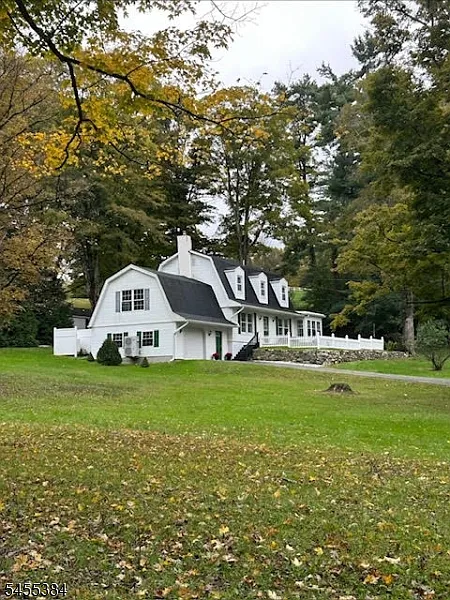 3 bed, 3.0 bath, $3,950 — Photo 2