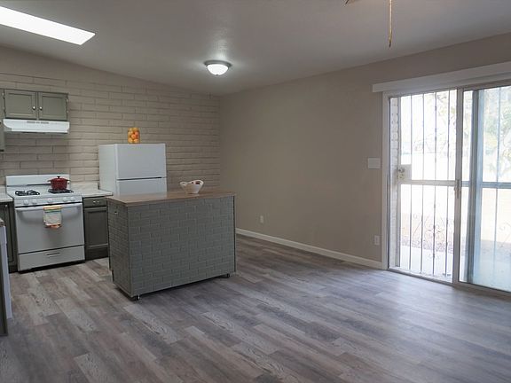 4th image of 214-216 N Canyon Dr #6