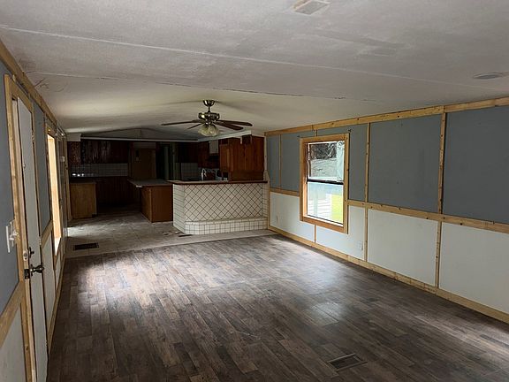 3rd image of 157 Richardson St