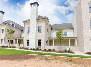 330 Clover Ct, Roswell, GA 30075