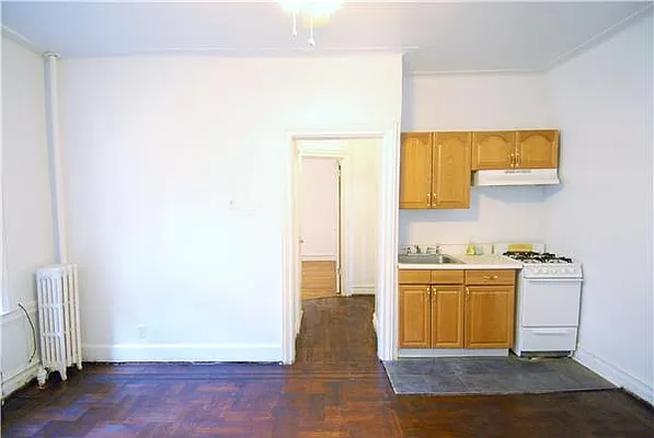 Sold by R New York | media 14