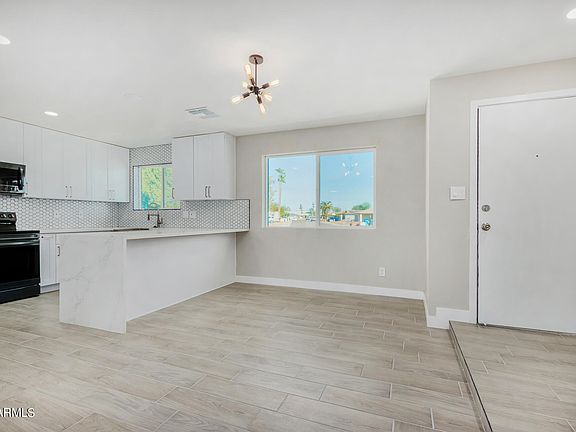 5th image of 18426 N 10TH Drive