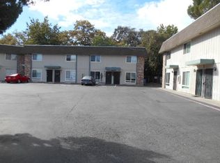 490 Edgewood Dr APT 17, Vacaville, CA