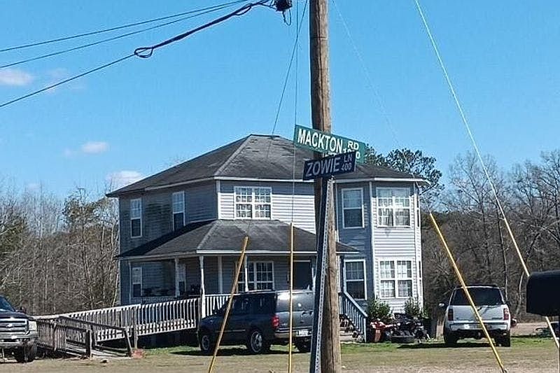 2nd image of 1819 Mackton Rd