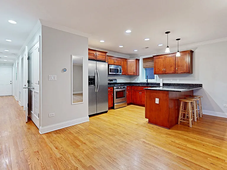 1504 W Augusta Blvd #1 — Photo 13