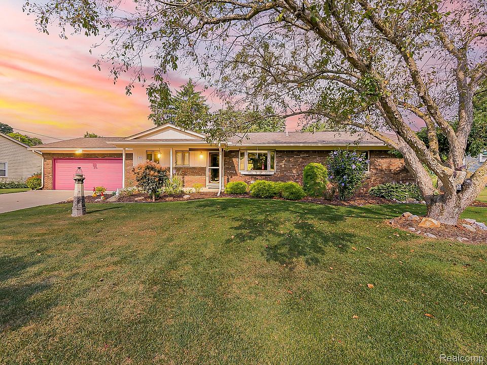 1st image of 2658 Freeman Dr