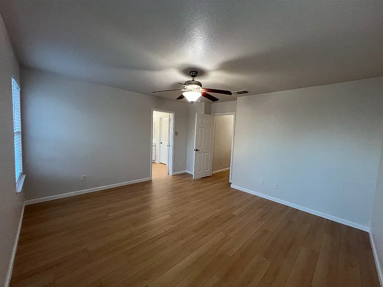 4527 Willow Tree — Photo 11