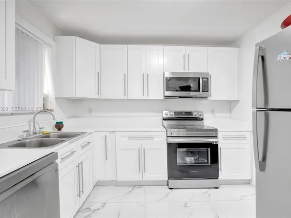 311 SW 68th Ter, Hollywood, FL 33023