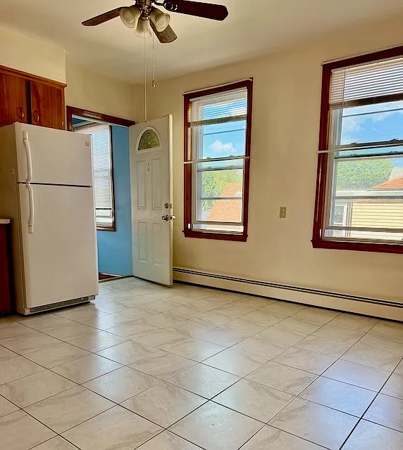 2 bed, 1.0 bath, 900 sqft, $2,100 — Photo 2