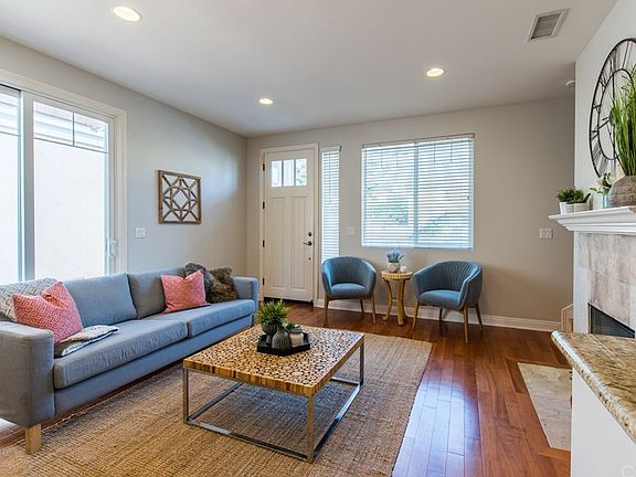 2nd image of 2153 Plaza Del Amo