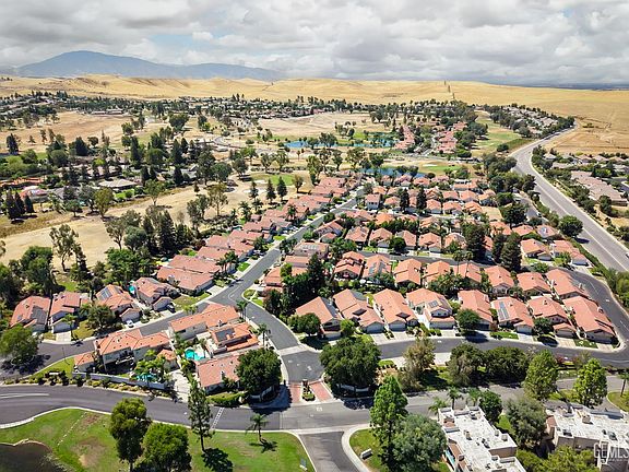 2nd image of 5805 Kings Canyon Dr