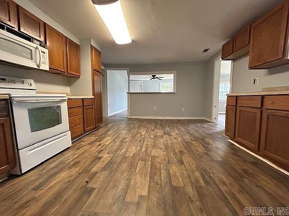 3rd image of 503 W 19th St
