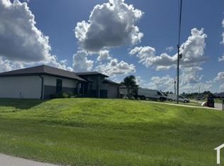 2601 43rd St SW, Lehigh Acres, FL 33976
